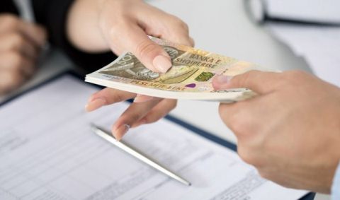 1 ne 3 shqiptare pagoi ryshfet ne 2020: Bie besimi te institucionet publike
